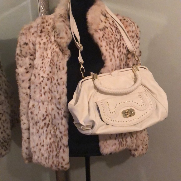 Olivia and Joy cream/white purse - Picture 3 of 10